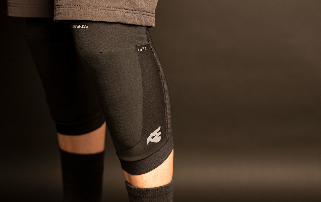 bluegrass-aura-knee-mtb-kneepads-P35-details-optimized-movement-and-fit