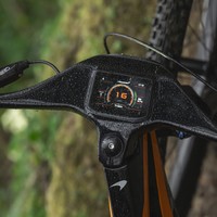 McLarenEbikeControlCenterCockpitIntegratedBars2a.jpg?VersionId=Qpqie7lDD0tCzpKAuGl65
